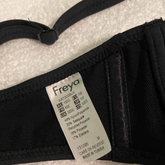 Freya Coco Wave Black Coconut Shell Swim Top Luxury Swimwear size 32-DD/32-E EUC - Picture 6 of 10